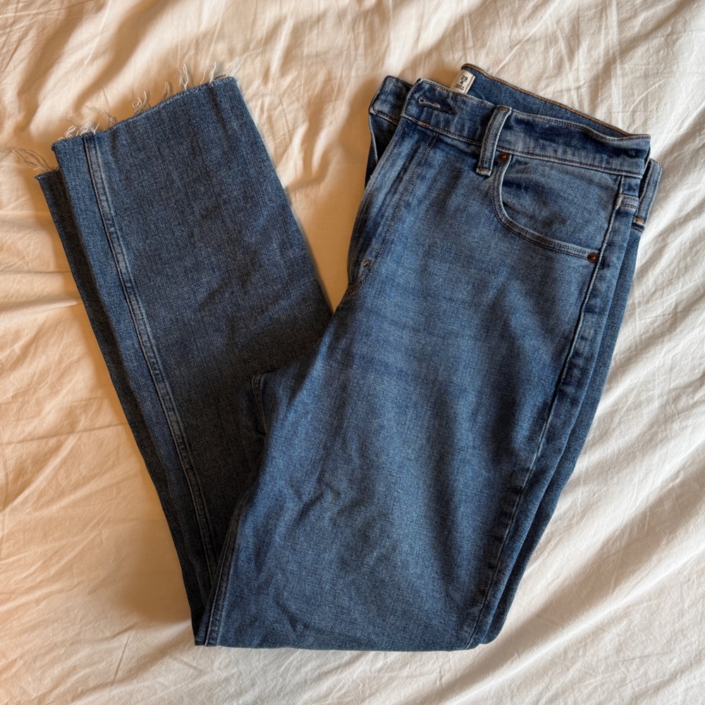 A&F 90s Slim Straight High Rise